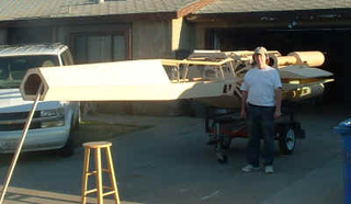 Illustration for article titled Rocket-Powered 21-Foot-Long X-Wing Model Actually Flies (Updated: Built-in R2-D2)